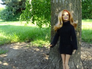 Tricoter une robe pour poupée - Une pelote et deux aiguilles